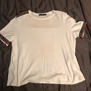 White and tribal print tee